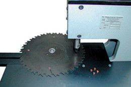 AE-1000-Hydraulic-Riveting-Machine-detail